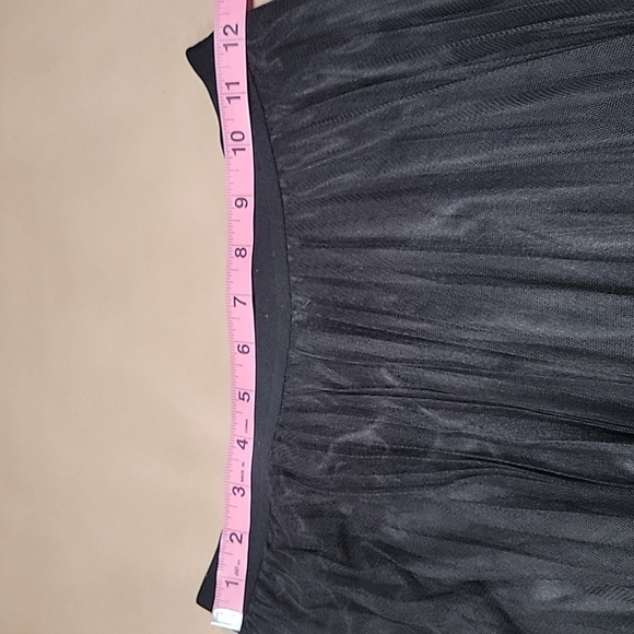 Black Mesh Overlay Midi Length Pleated Skirt - Picture 6 of 9